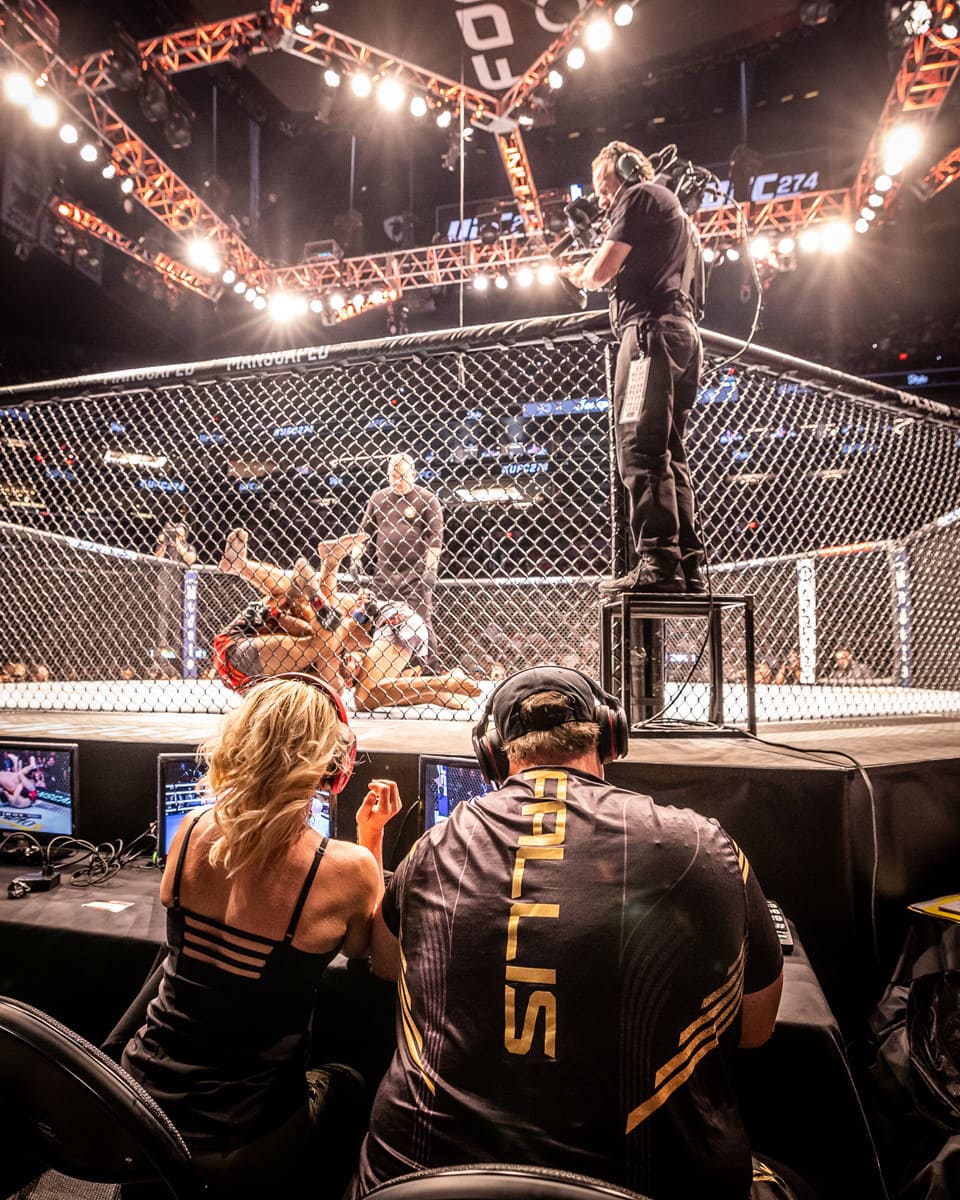 OLE_UFC274_2022_0507_174347-4110_ALIVECOVERAGE-2