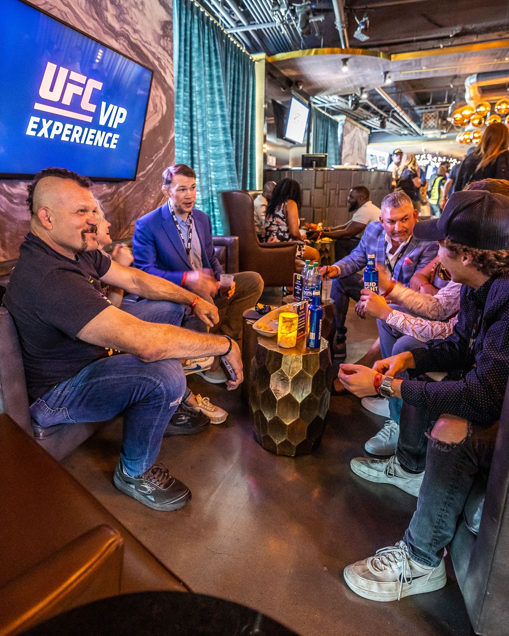 OLE_UFC2762022_0701_184451-1955_ALIVECOVERAGE-2