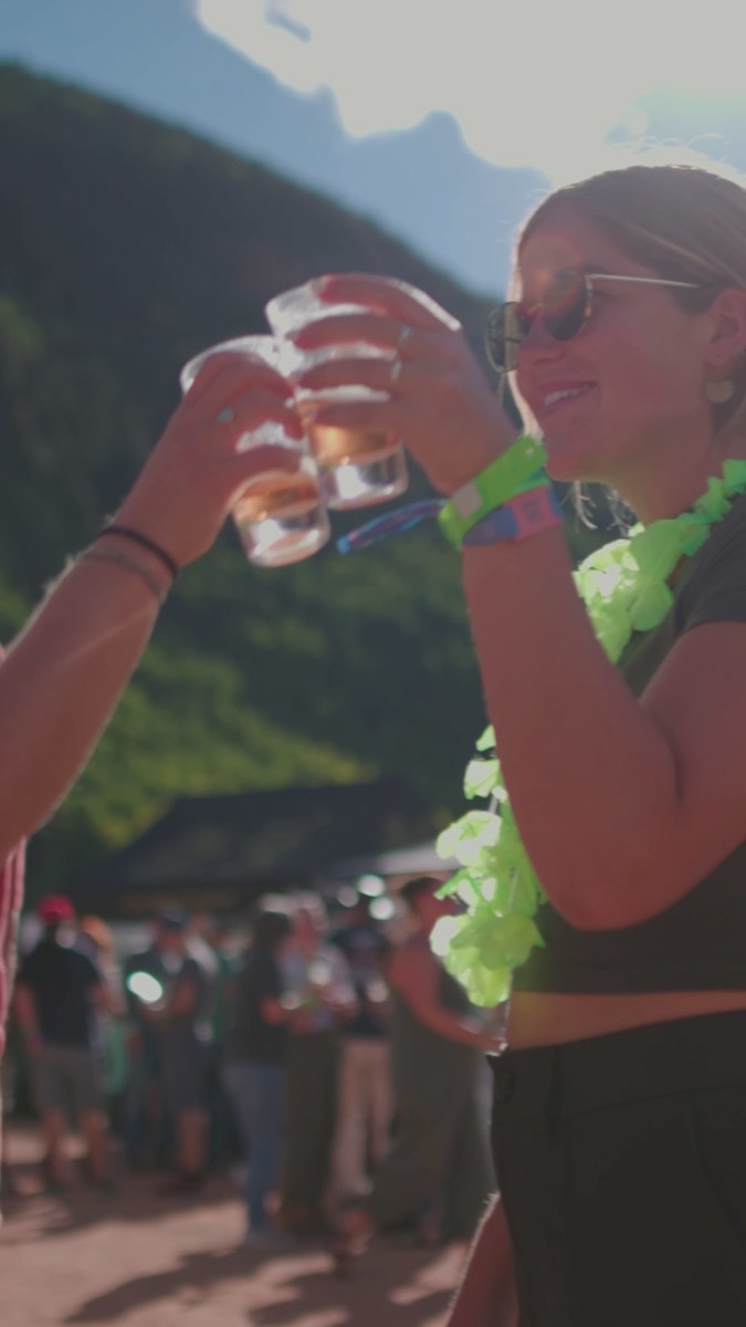 TBB_FRIDAY_BEER - vlcsnap