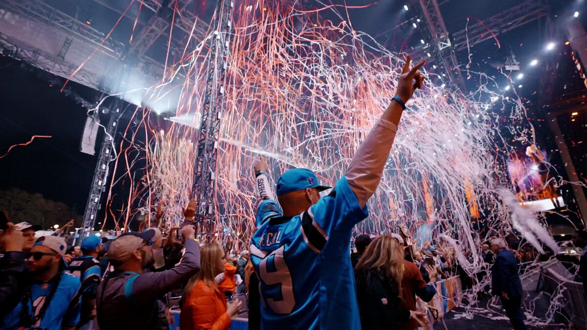 Day 2 - NFL Draft - screenshot