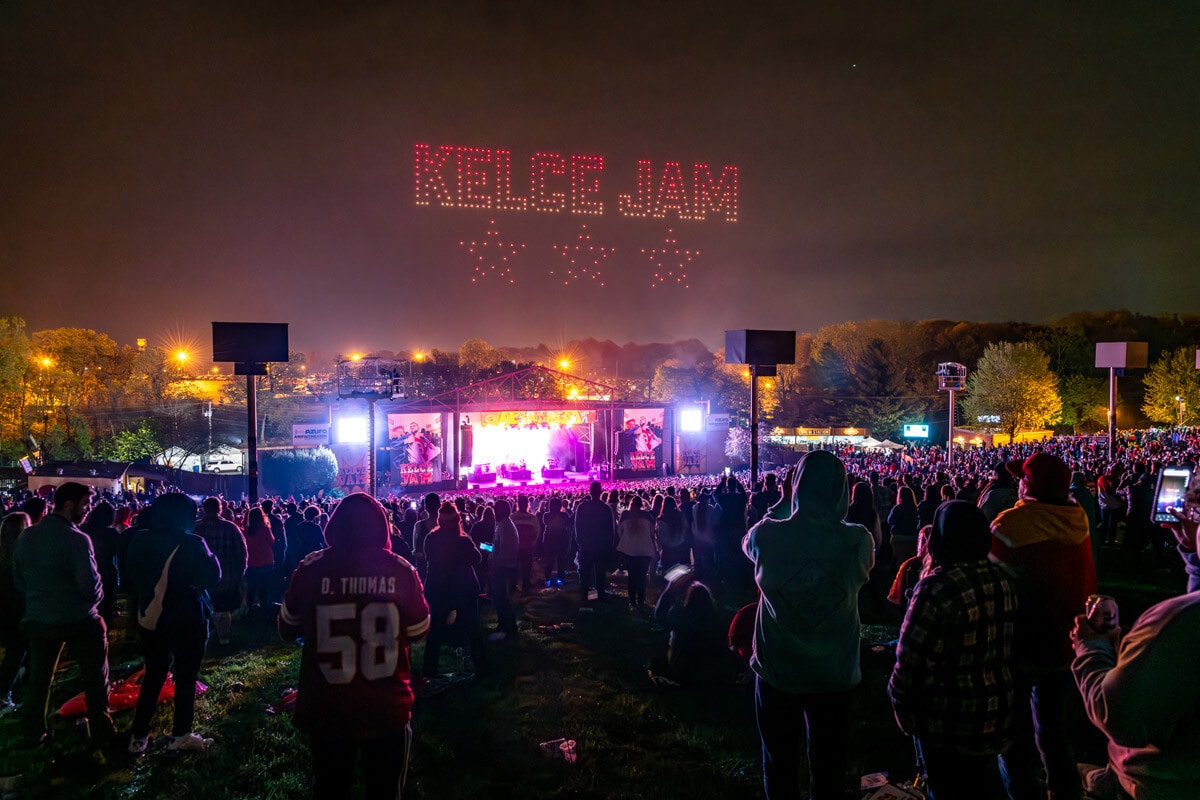 Kelce Jam_2023_0428_214143-_ALIVECOVERAGE