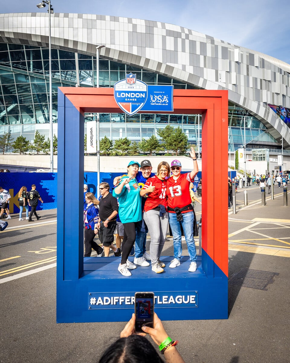 OLE_NFL_LONDON2023_1008_055818-1645_ALIVECOVERAGE-2
