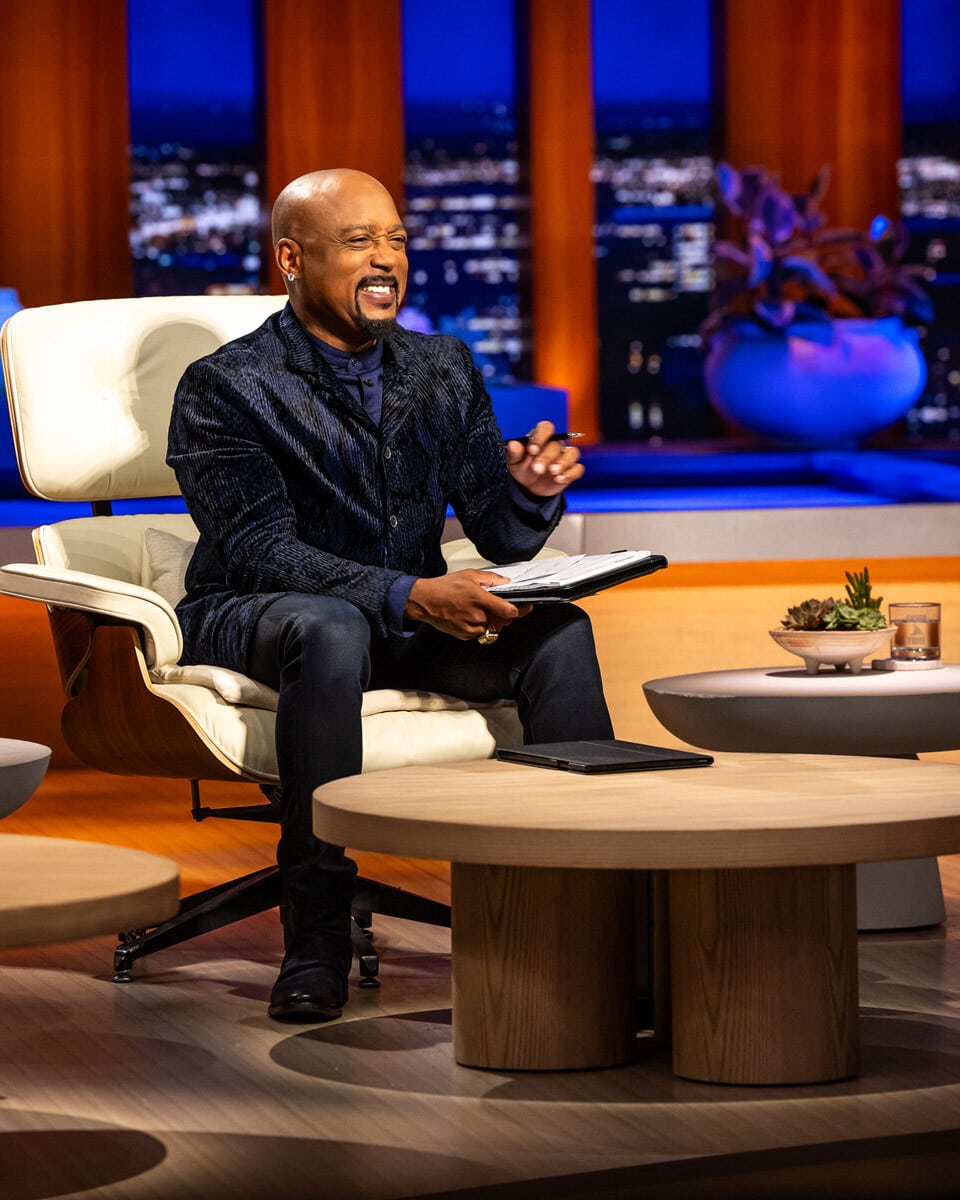 SharkTank_s15_DaymondJohn2023_0913_131043-7220_ALIVECOVERAGE-2