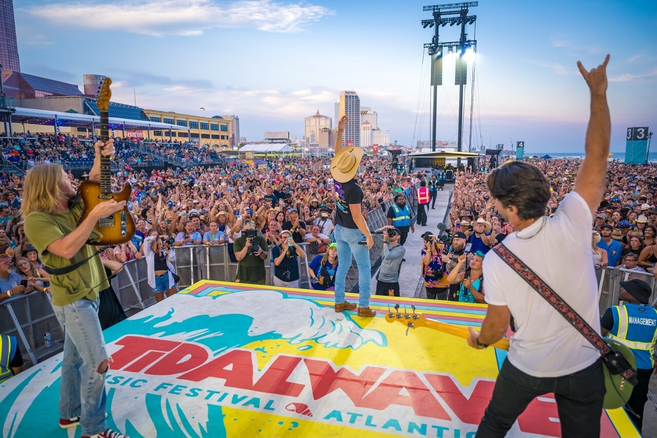 TidalWave2023_0812_193934-2909_ALIVECOVERAGE
