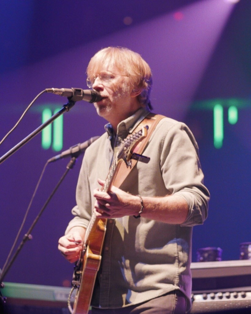 231229_PHISHMSG_ALIVECOVERAGE_MOMA_4X5_V3 - screenshot