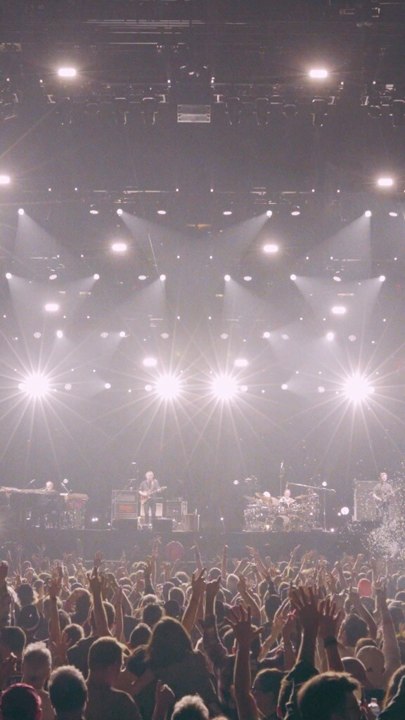 231231_PHISHMSG_ALIVECOVERAGE_NYE_9X16_V1 - screenshot