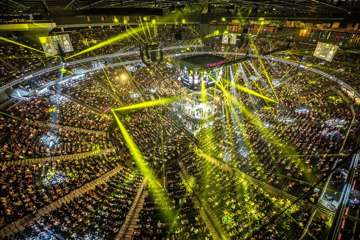 UFC3002024_0413_212802-7672_ALIVECOVERAGE