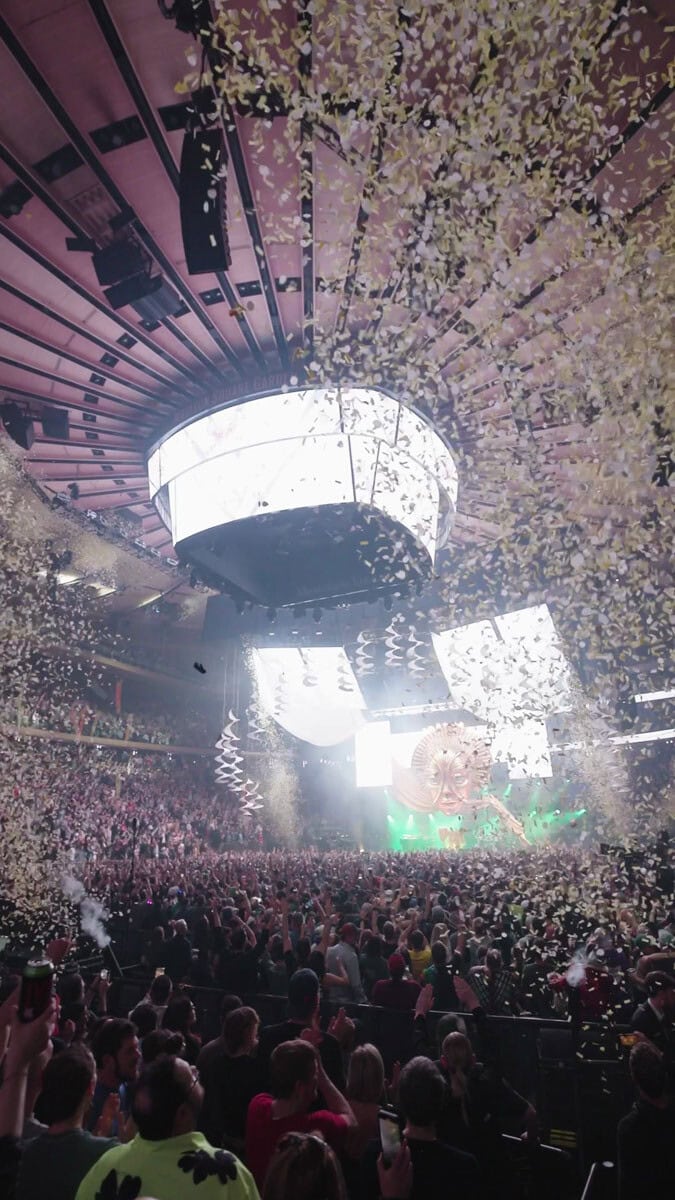 ALIVE_PHISHMSG_NIGHT4_NYEPILLOW_9x16 - screenshot